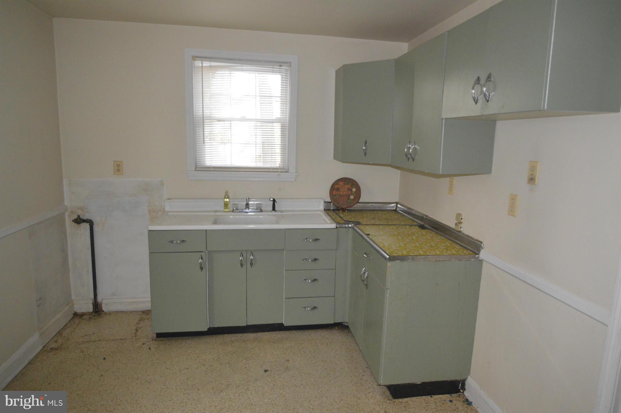 LUTHERVILLE - Commercial Sale