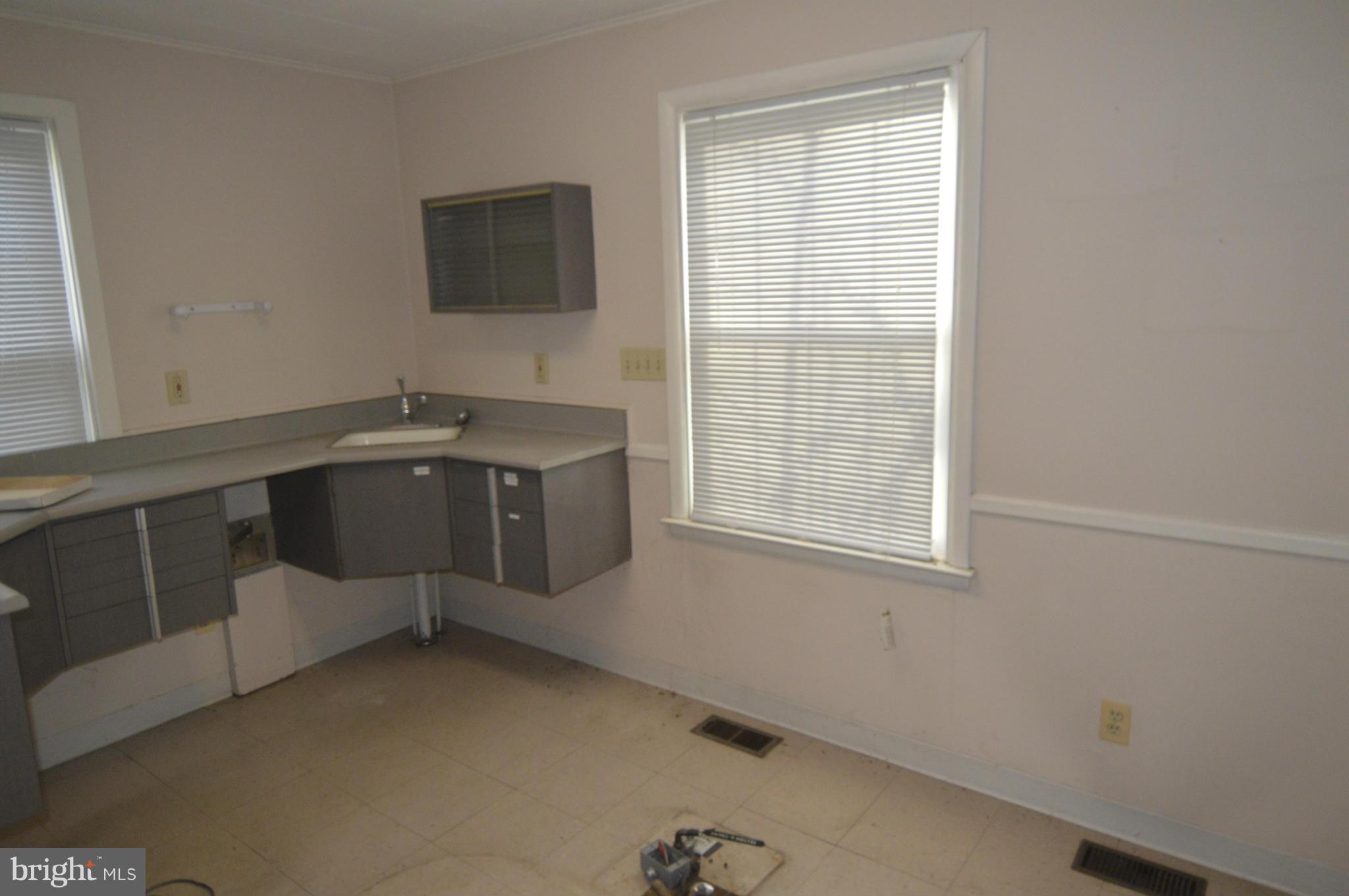 LUTHERVILLE - Commercial Sale