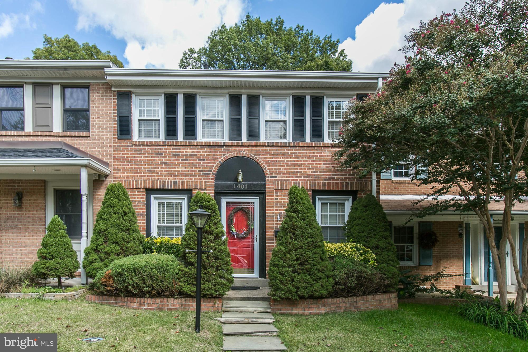 GREENWICH HILL - Residential Lease