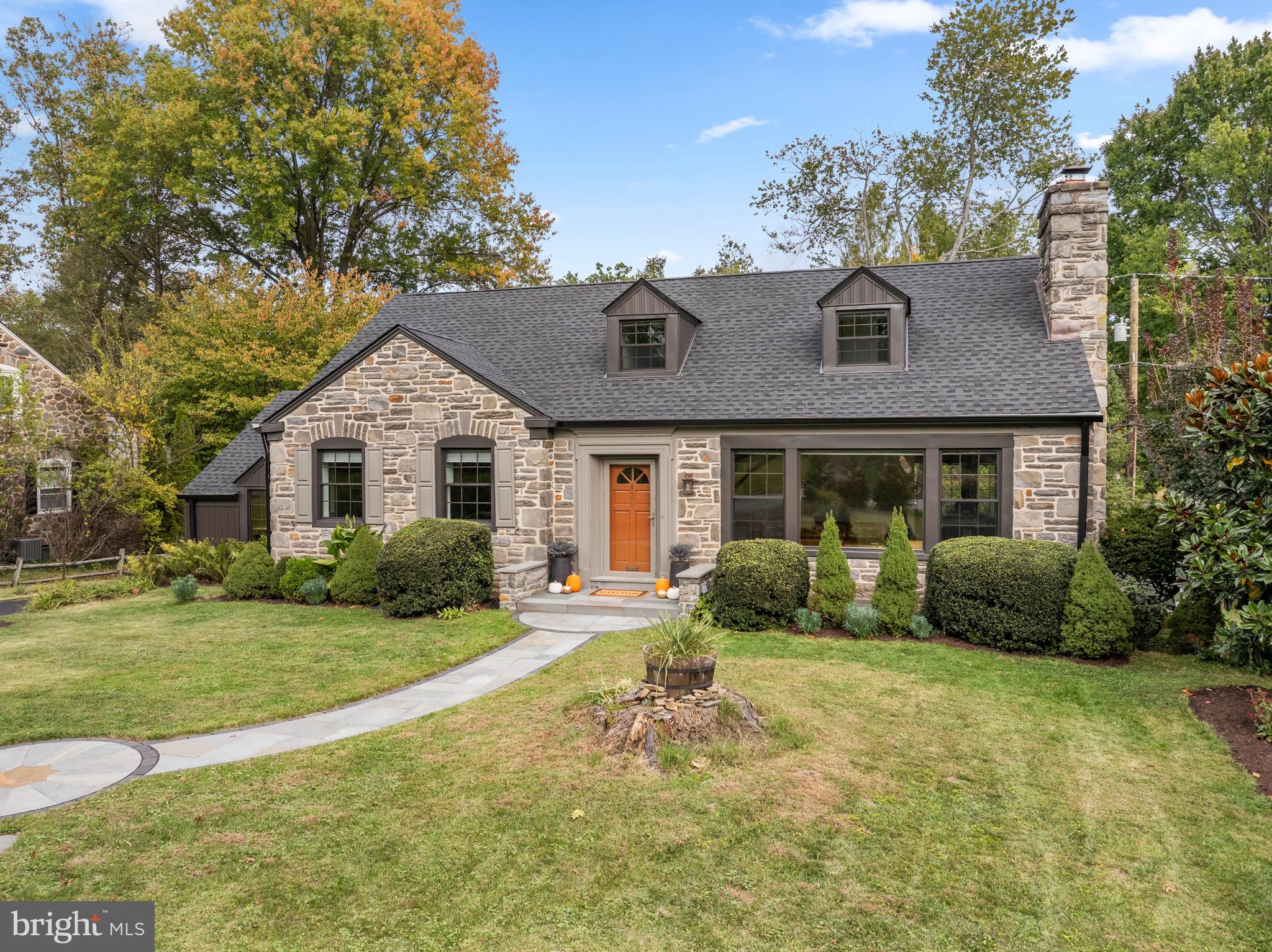 421 PARKVIEW DRIVE