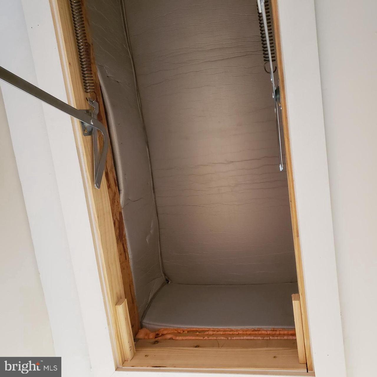 SMUGGLERS COVE - Residential