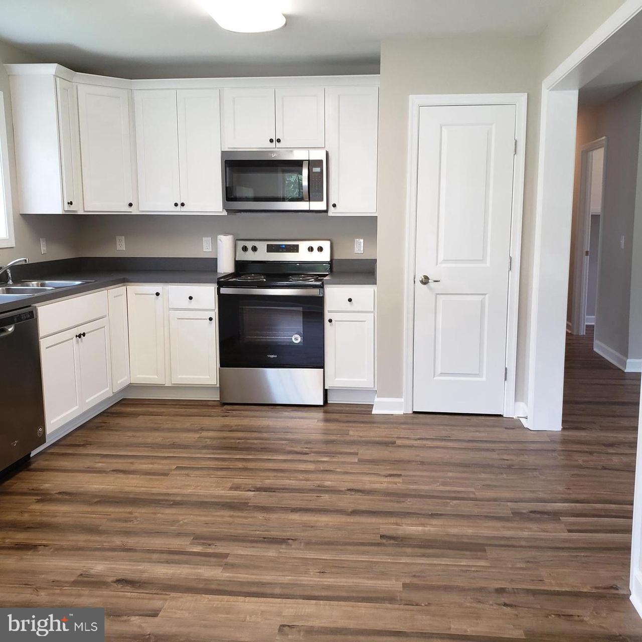 SMUGGLERS COVE - Residential