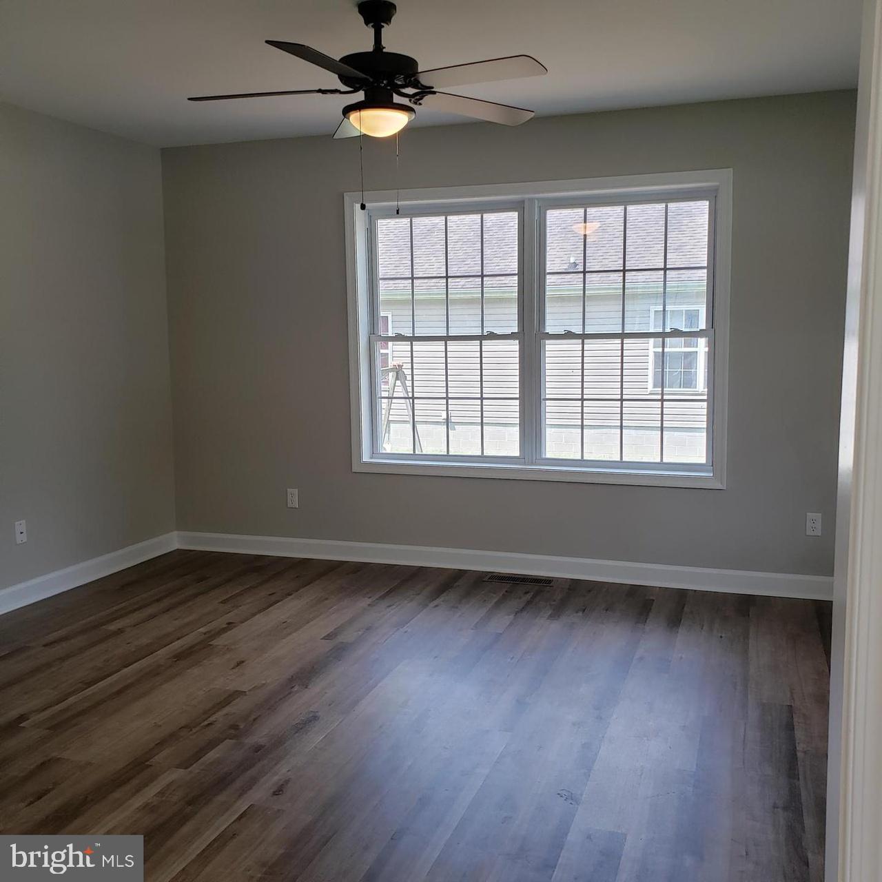 SMUGGLERS COVE - Residential