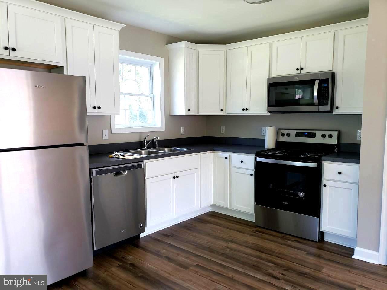 SMUGGLERS COVE - Residential