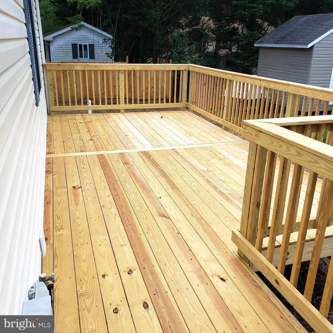 SMUGGLERS COVE - Residential