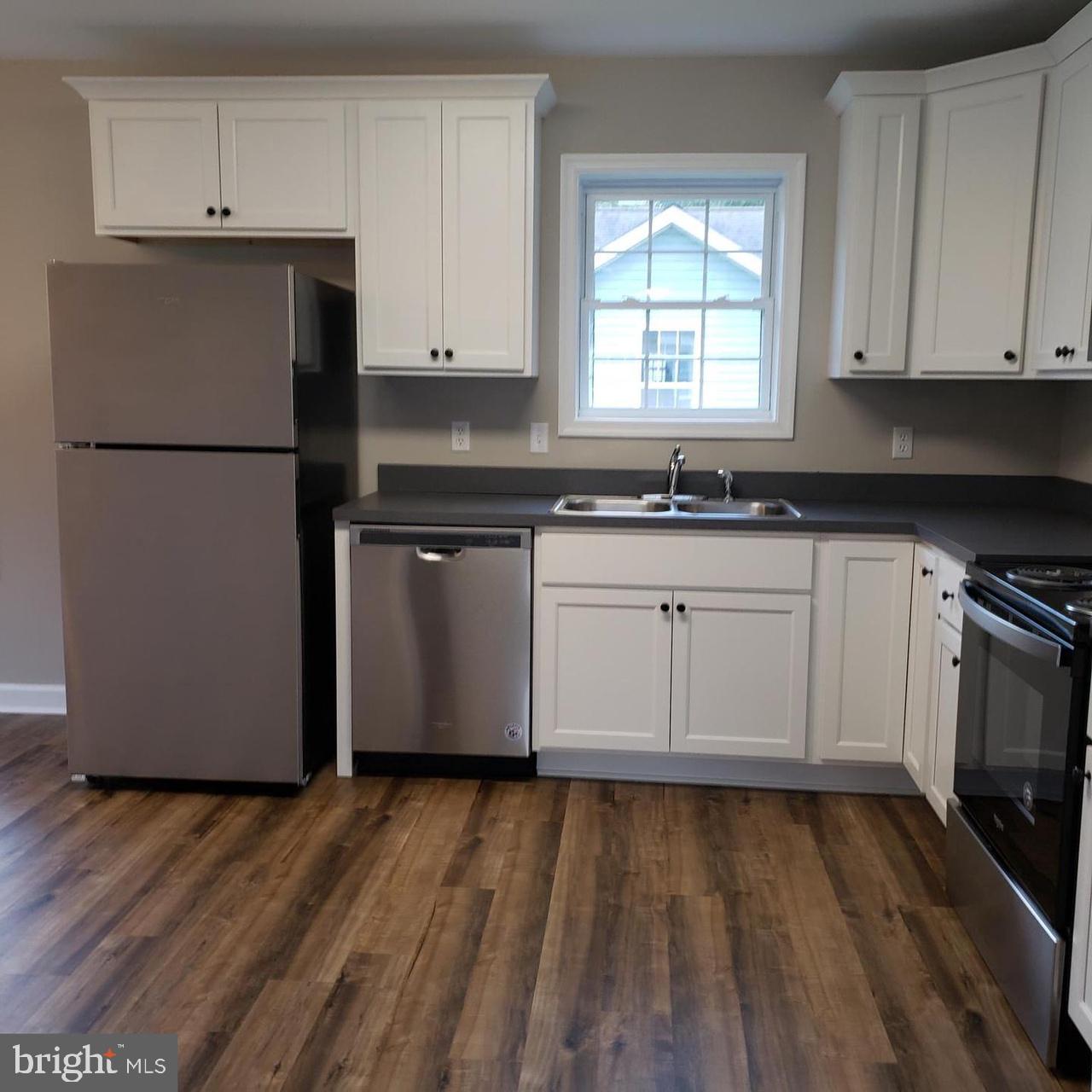 SMUGGLERS COVE - Residential