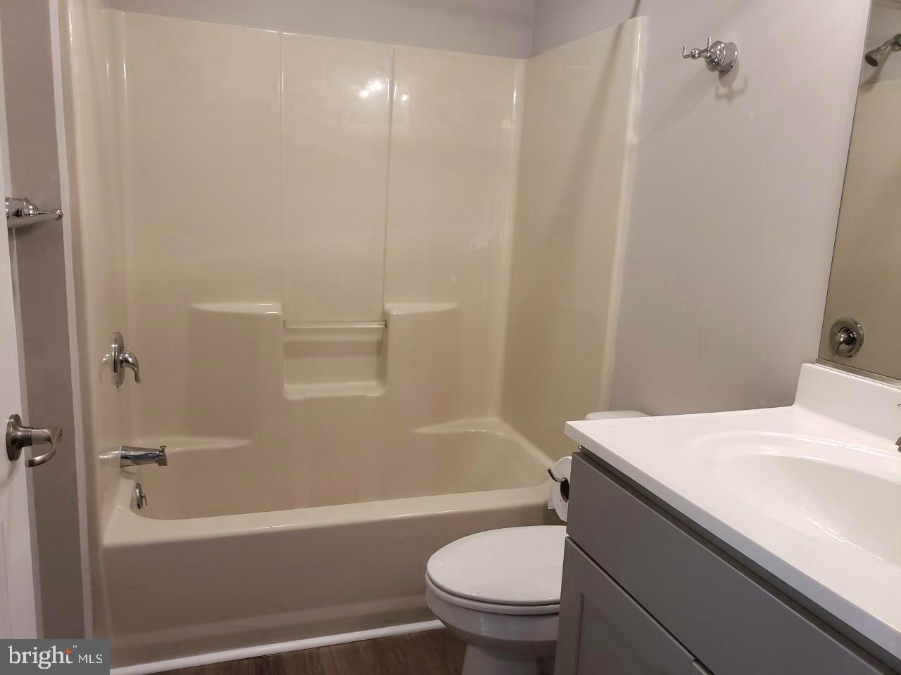 SMUGGLERS COVE - Residential