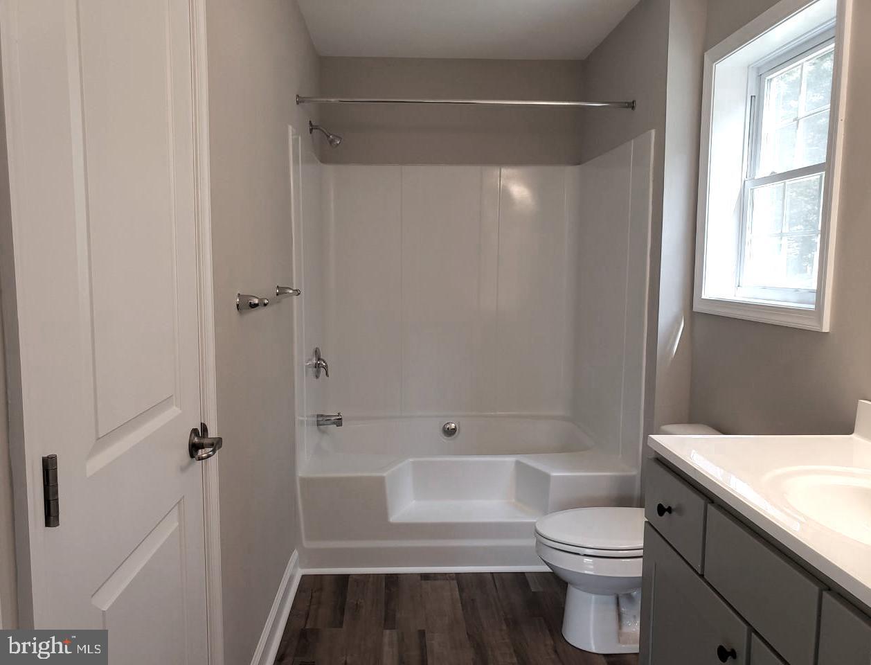 SMUGGLERS COVE - Residential