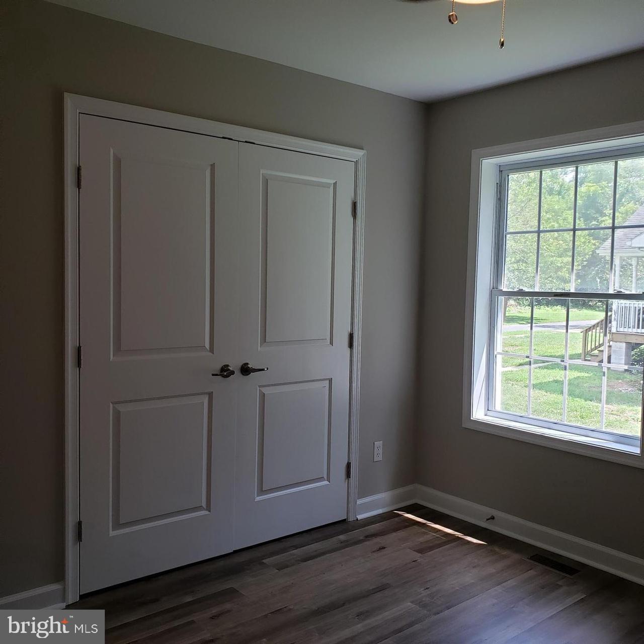 SMUGGLERS COVE - Residential