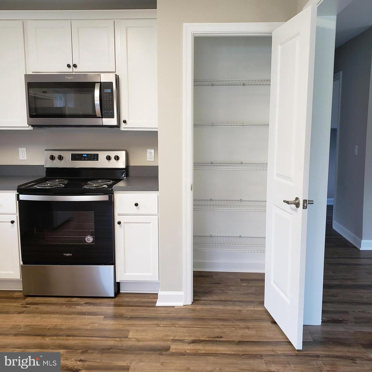 SMUGGLERS COVE - Residential