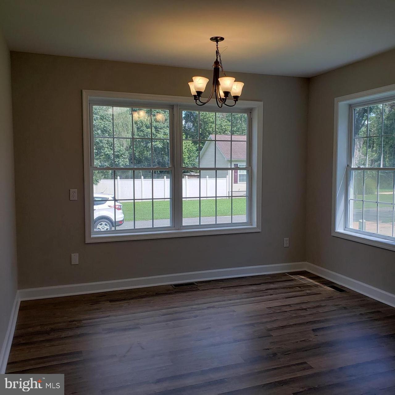 SMUGGLERS COVE - Residential