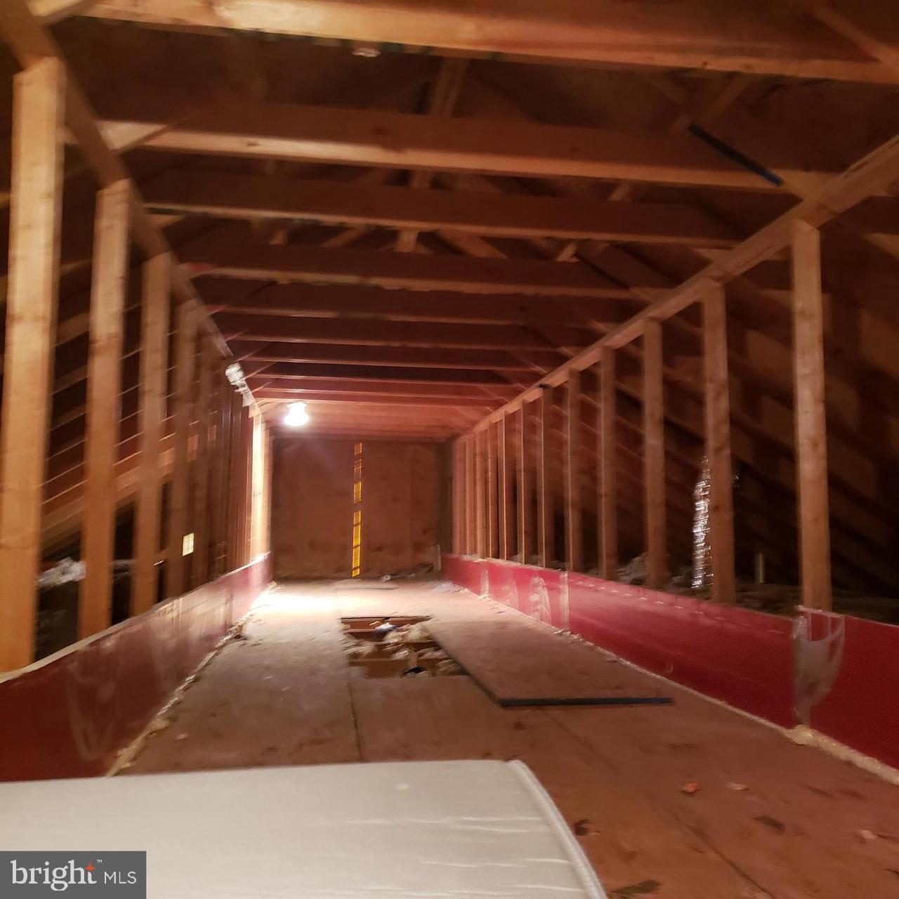 SMUGGLERS COVE - Residential