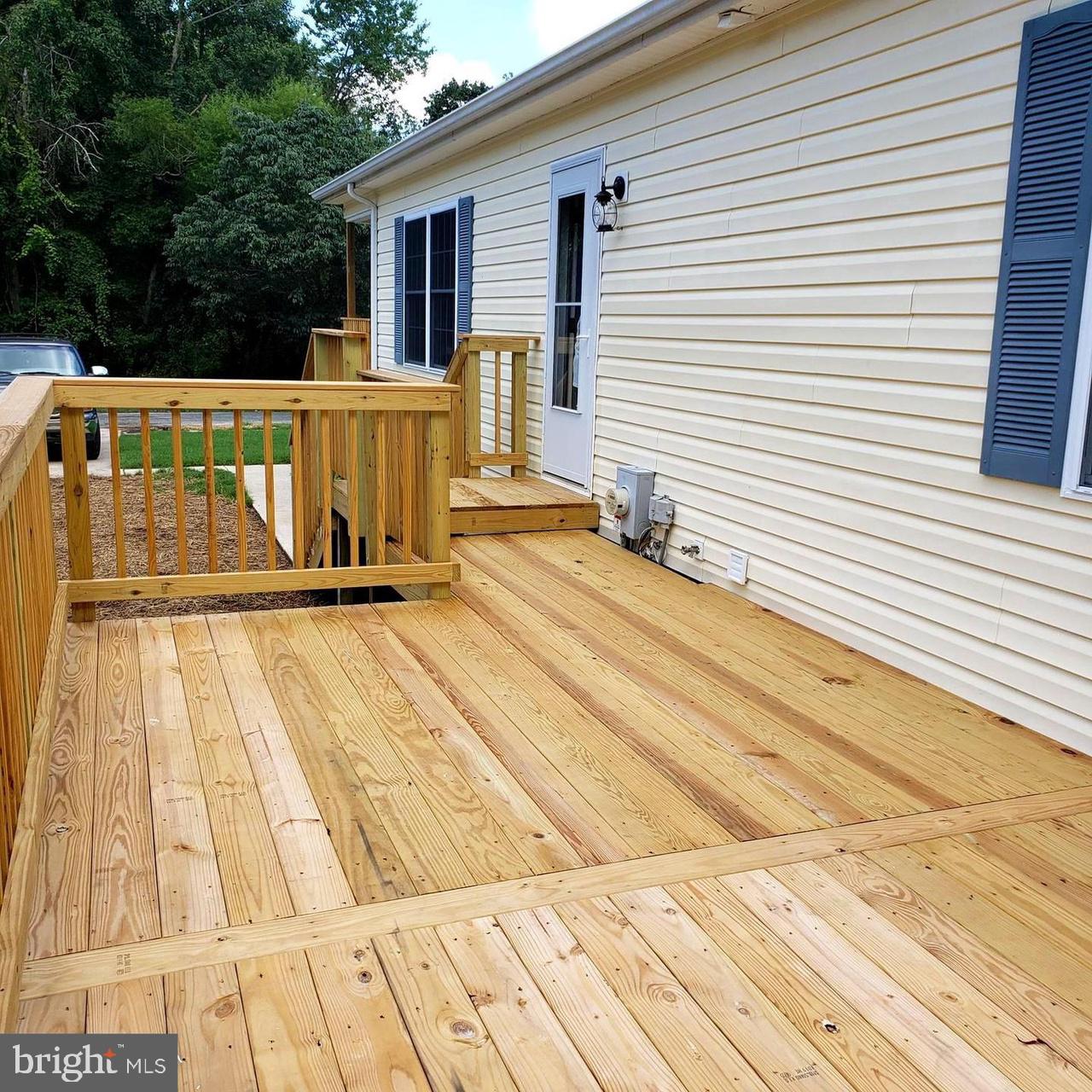 SMUGGLERS COVE - Residential