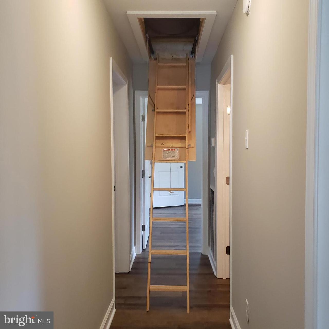 SMUGGLERS COVE - Residential