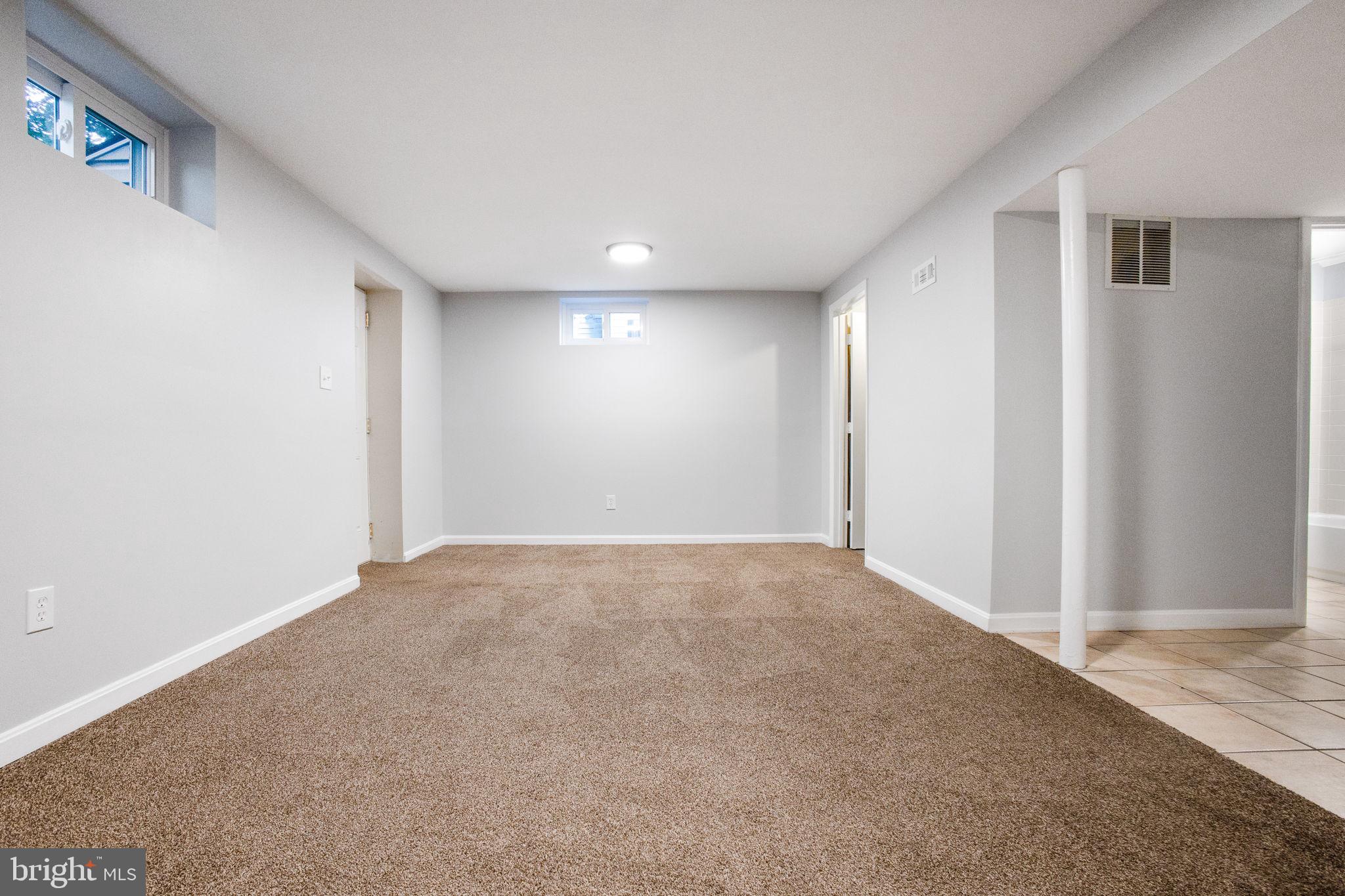 LANDOVER ESTATES - Residential Lease