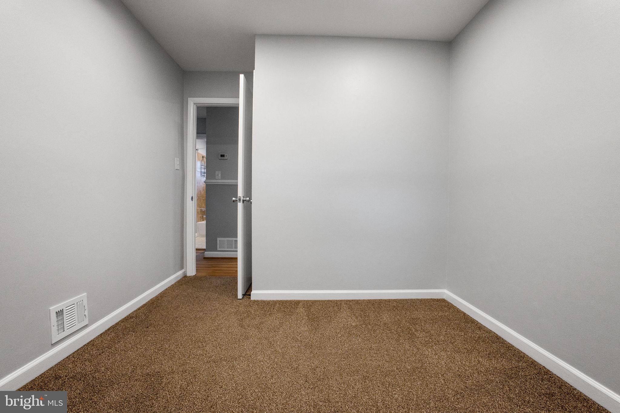 LANDOVER ESTATES - Residential Lease