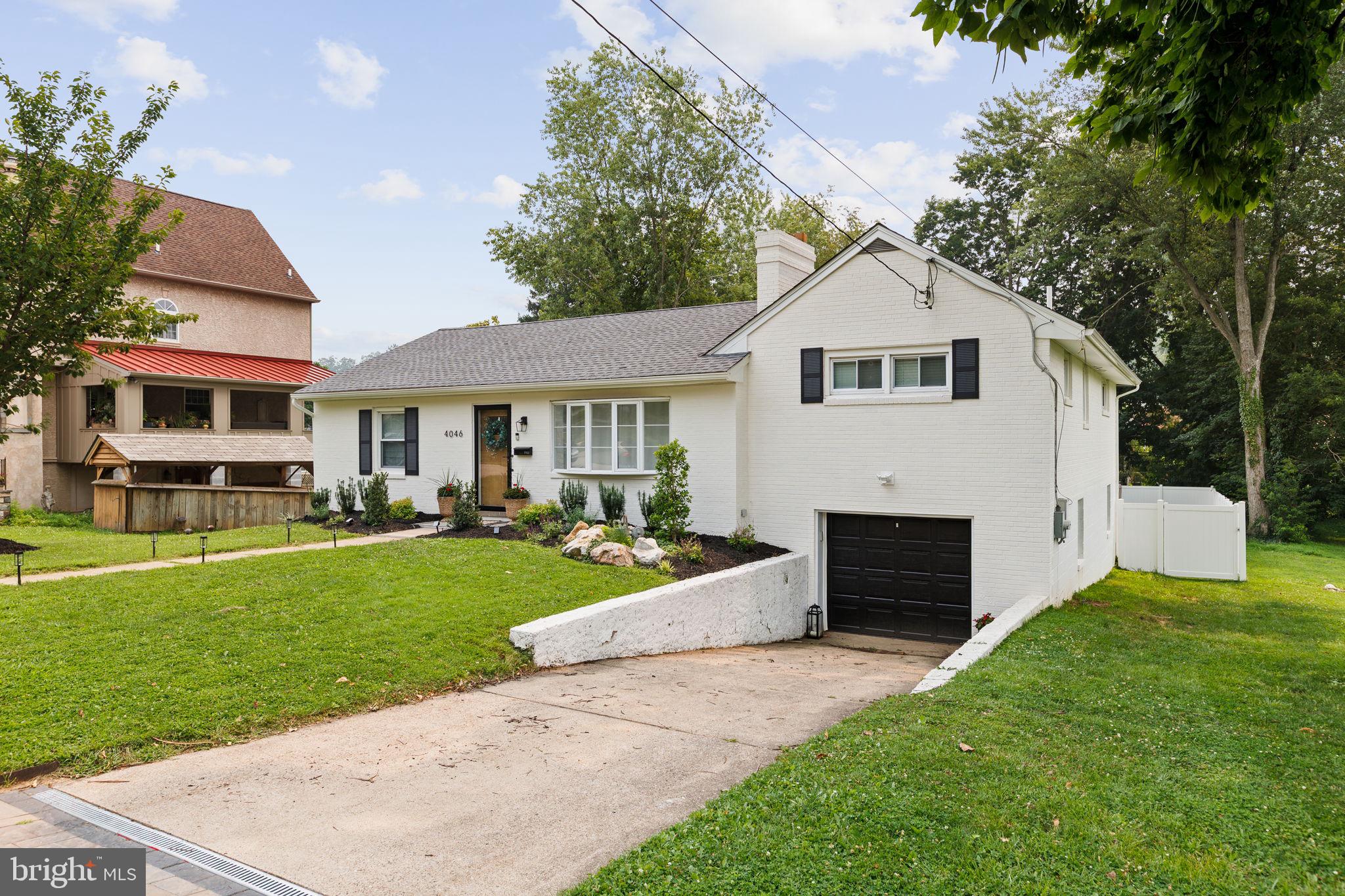 4046 CENTER AVENUE