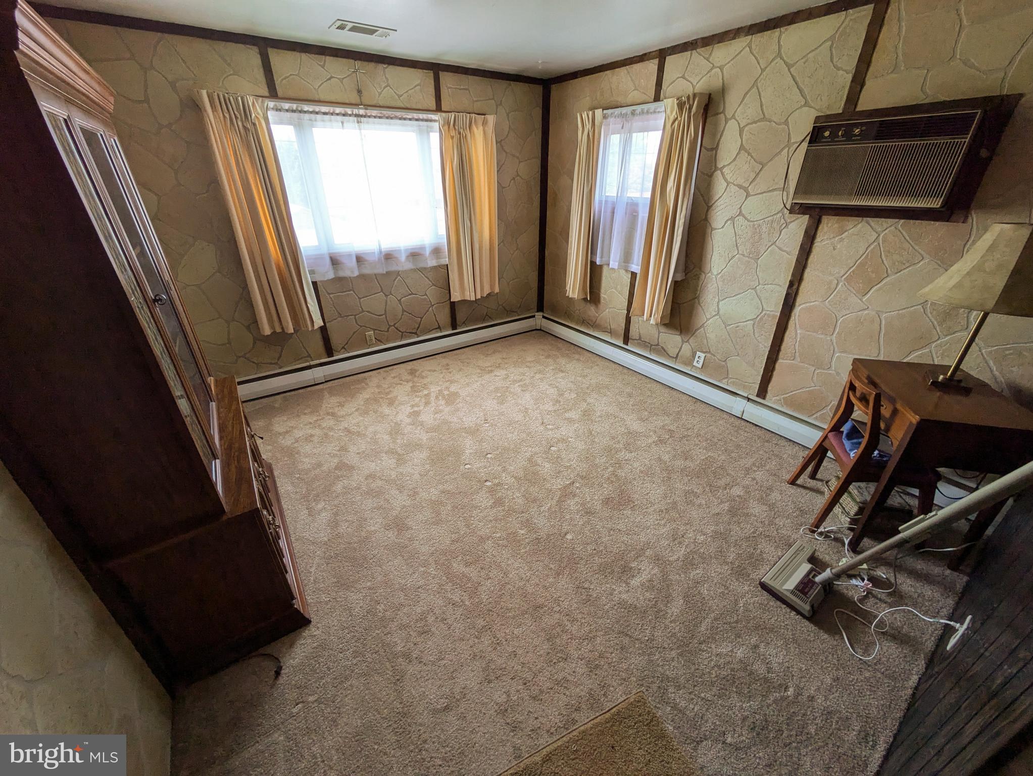 NOT IN - Residential Lease