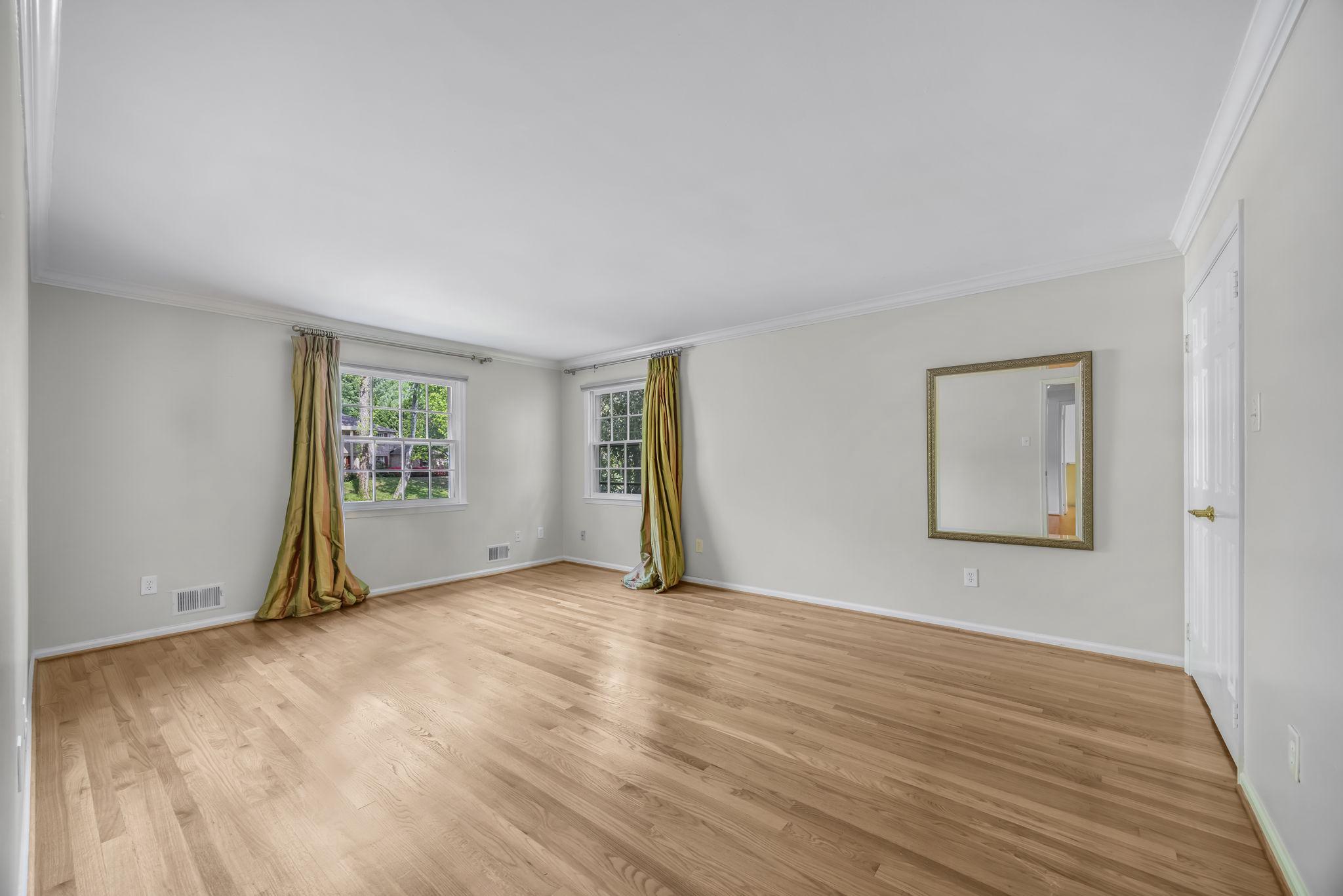 LANGLEY OAKS - Residential