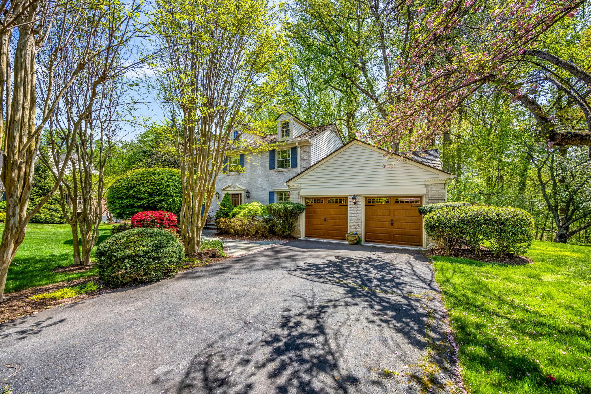 LANGLEY OAKS - Residential