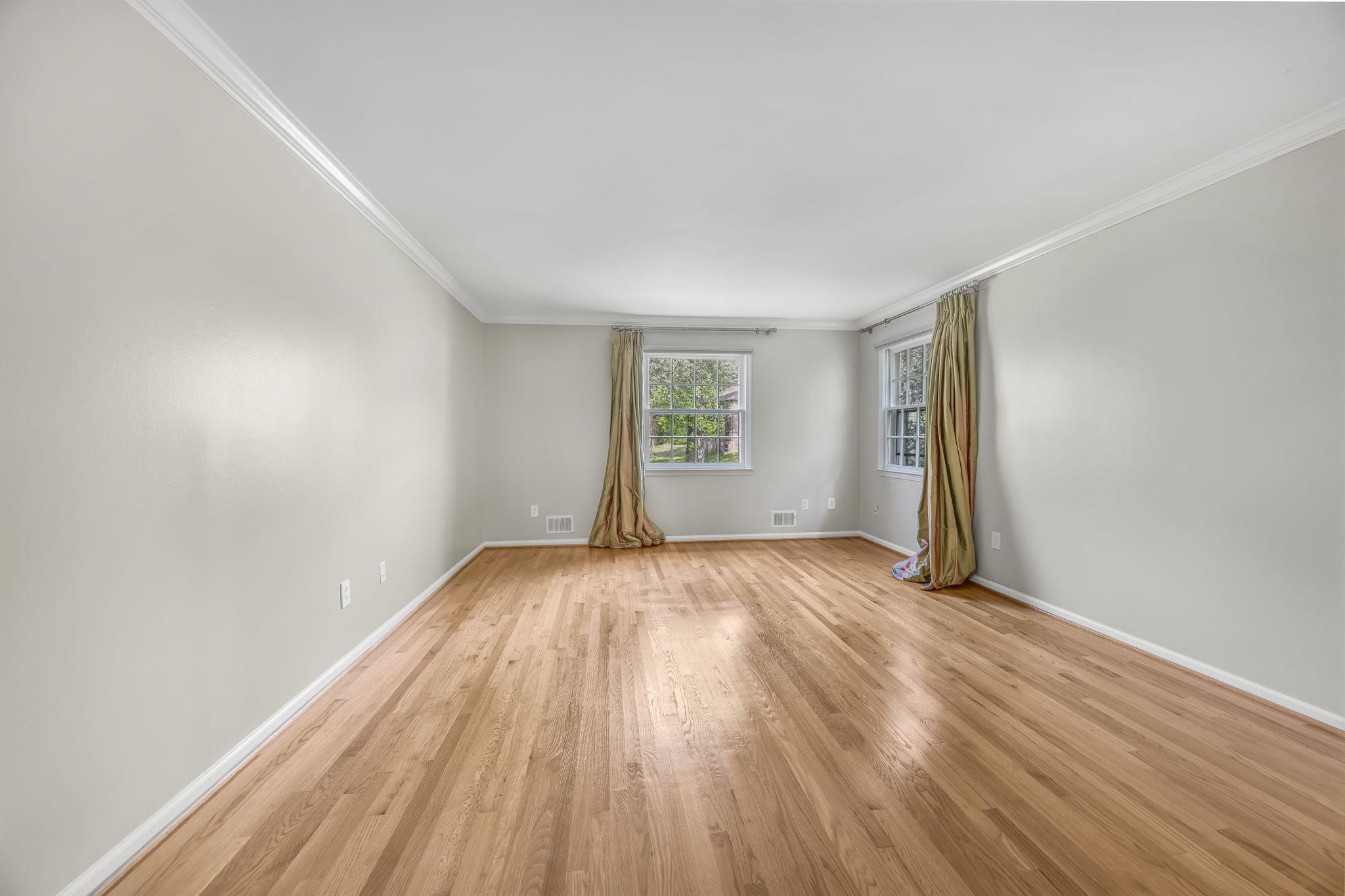 LANGLEY OAKS - Residential