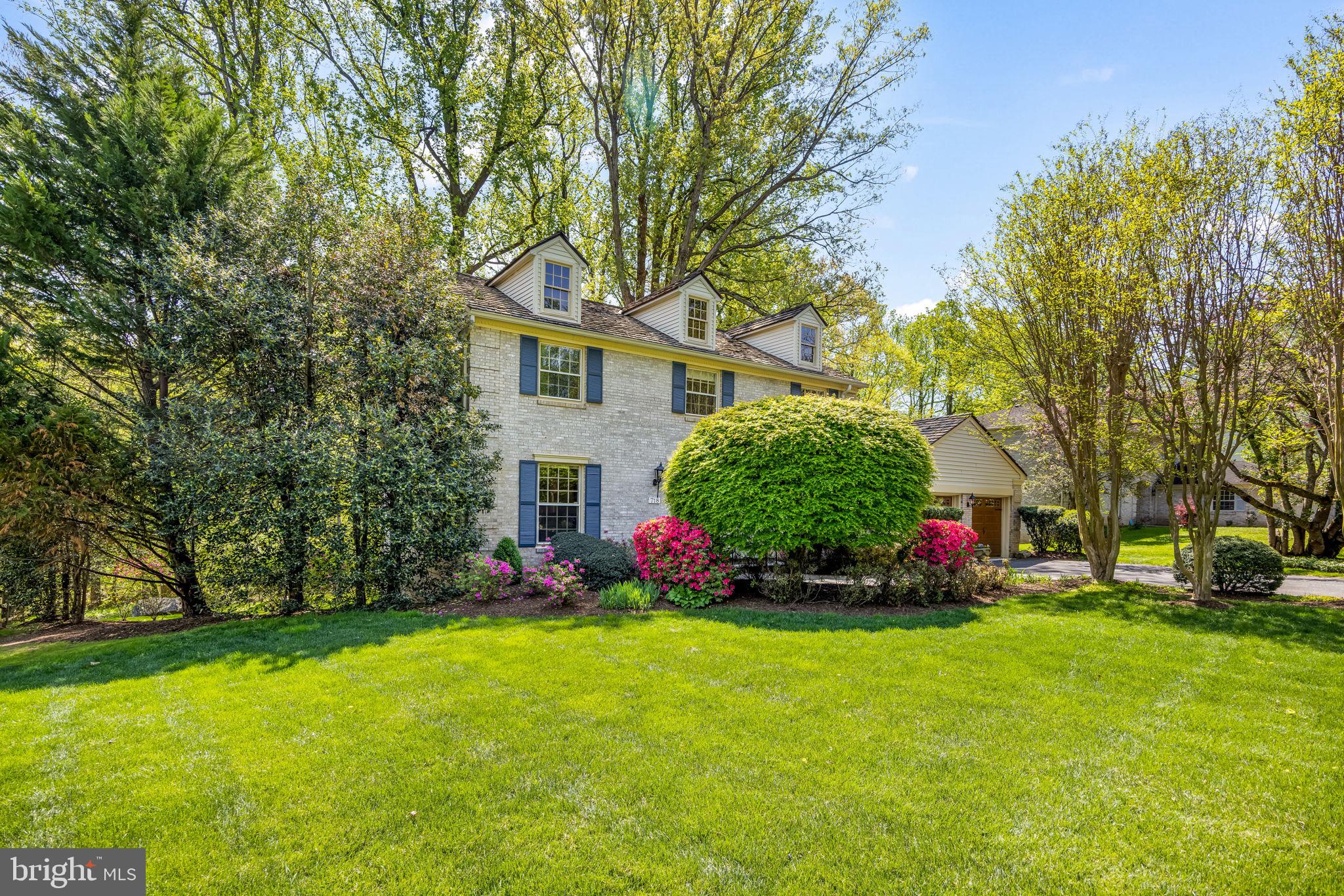 LANGLEY OAKS - Residential