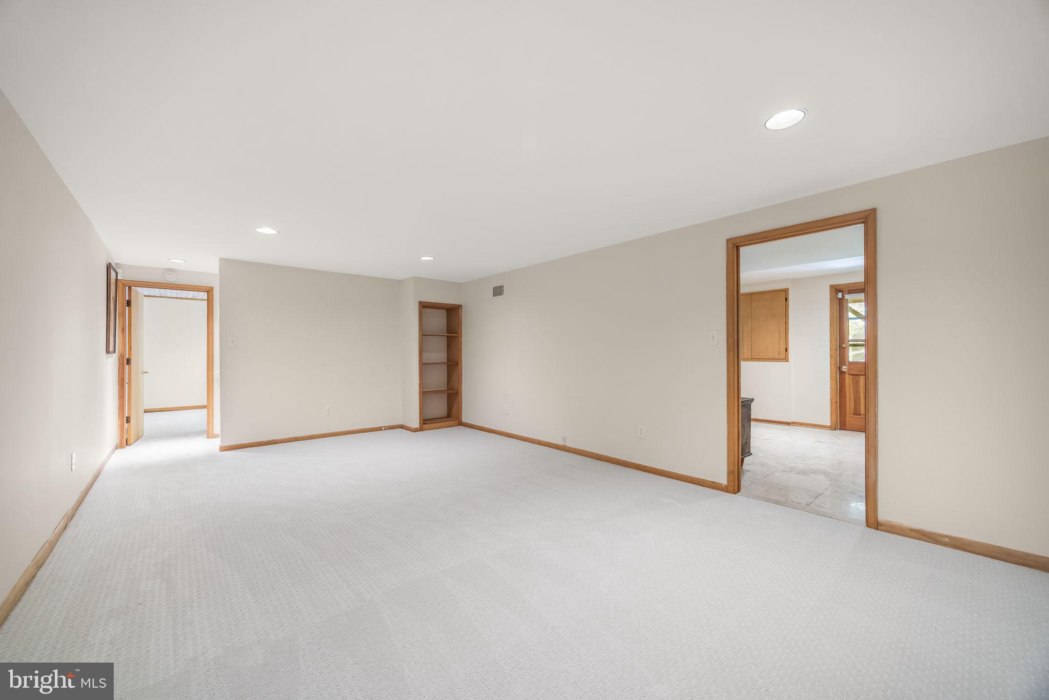 LANGLEY OAKS - Residential