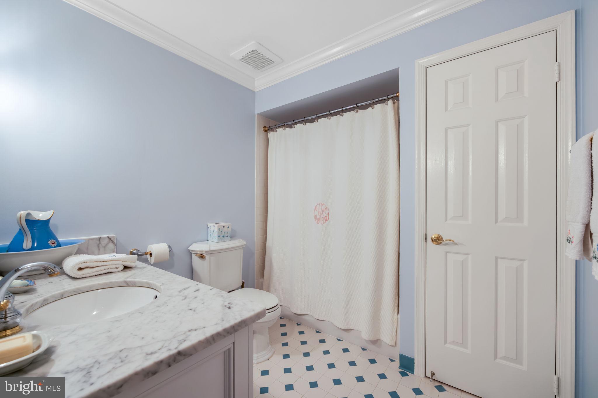 LANGLEY OAKS - Residential