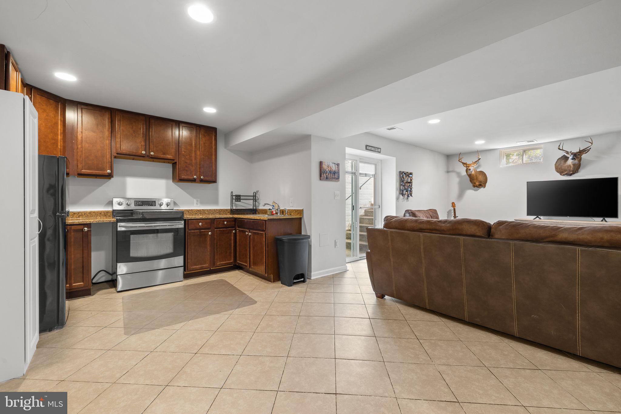 MEADOWS AT MORRIS FARM - Residential