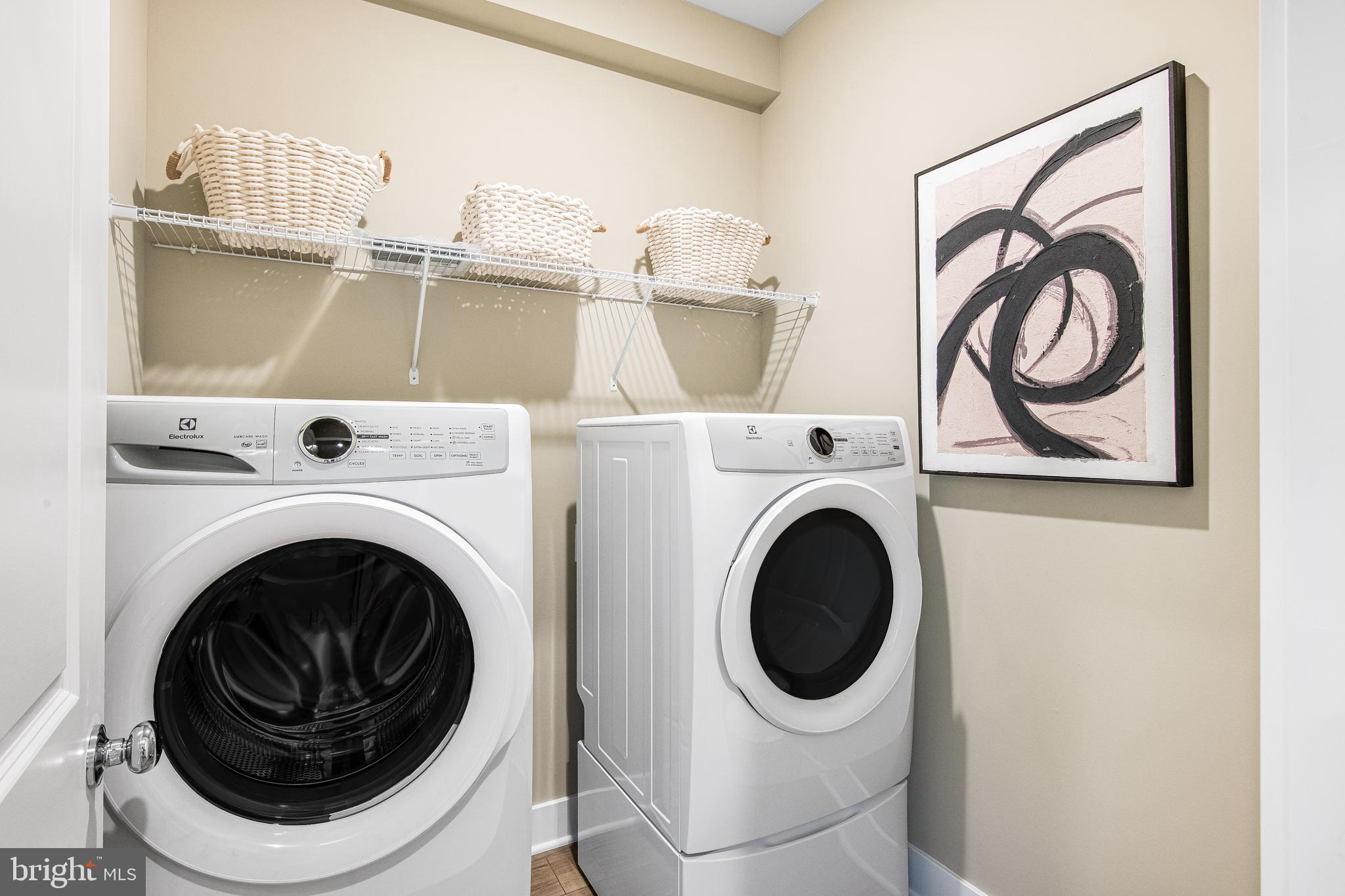 SOMERTON CHASE - Residential