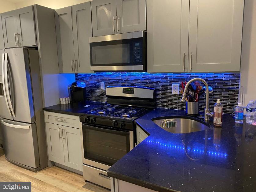 STRAWBERRY MANSION - Residential Lease