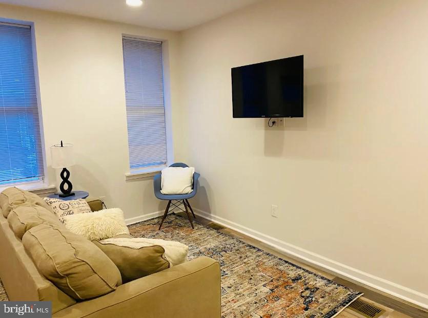 STRAWBERRY MANSION - Residential Lease