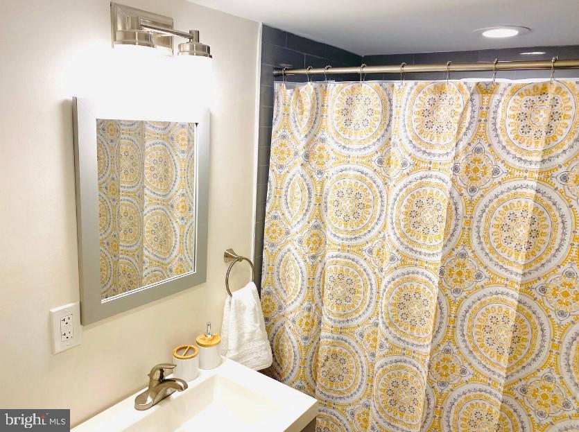 STRAWBERRY MANSION - Residential Lease