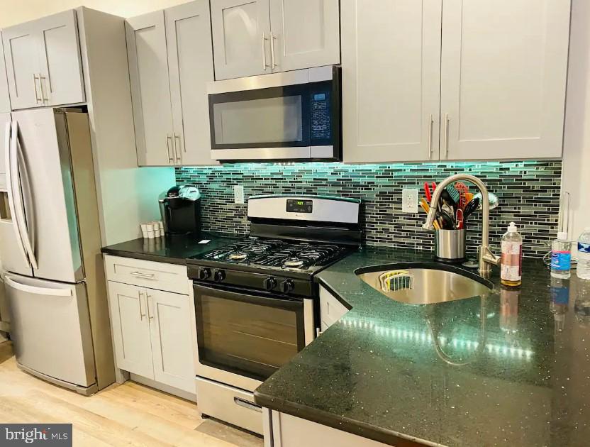 STRAWBERRY MANSION - Residential Lease