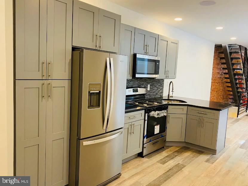 STRAWBERRY MANSION - Residential Lease