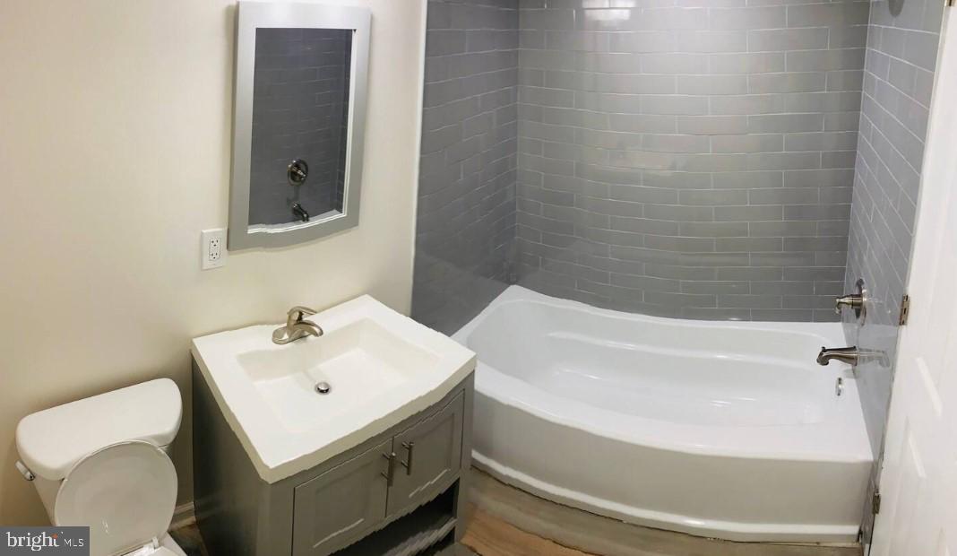 STRAWBERRY MANSION - Residential Lease