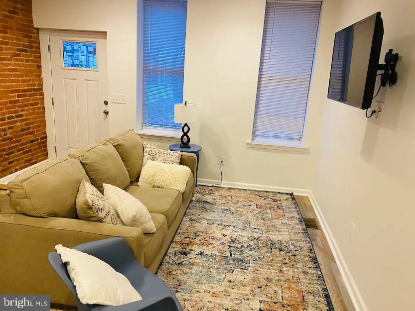 STRAWBERRY MANSION - Residential Lease