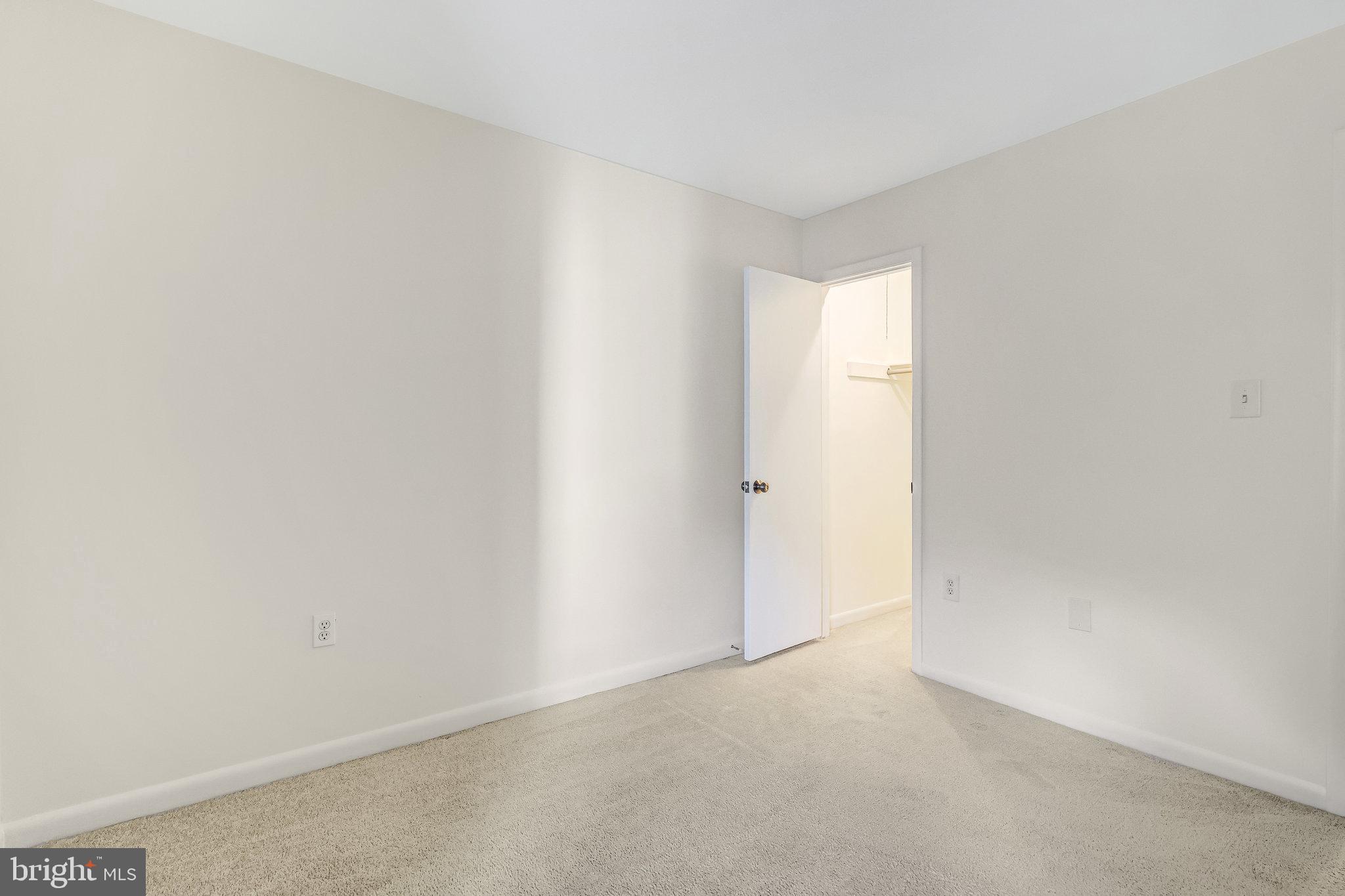 AMERICANA FAIRFAX - Residential Lease