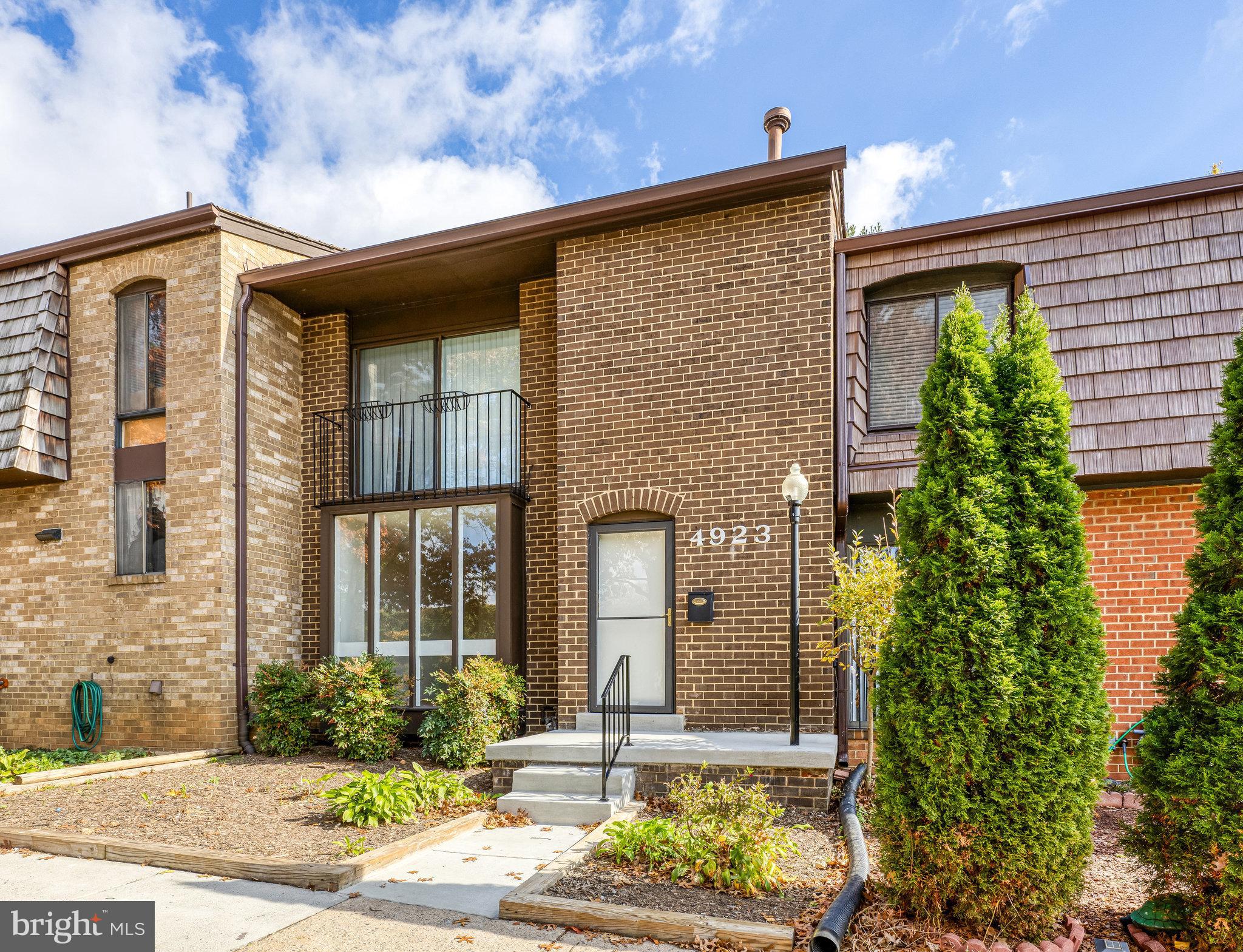 AMERICANA FAIRFAX - Residential Lease