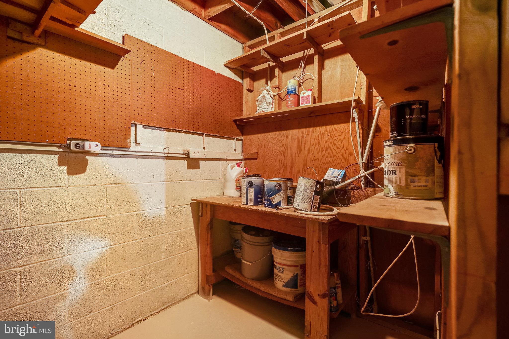 AMERICANA FAIRFAX - Residential Lease