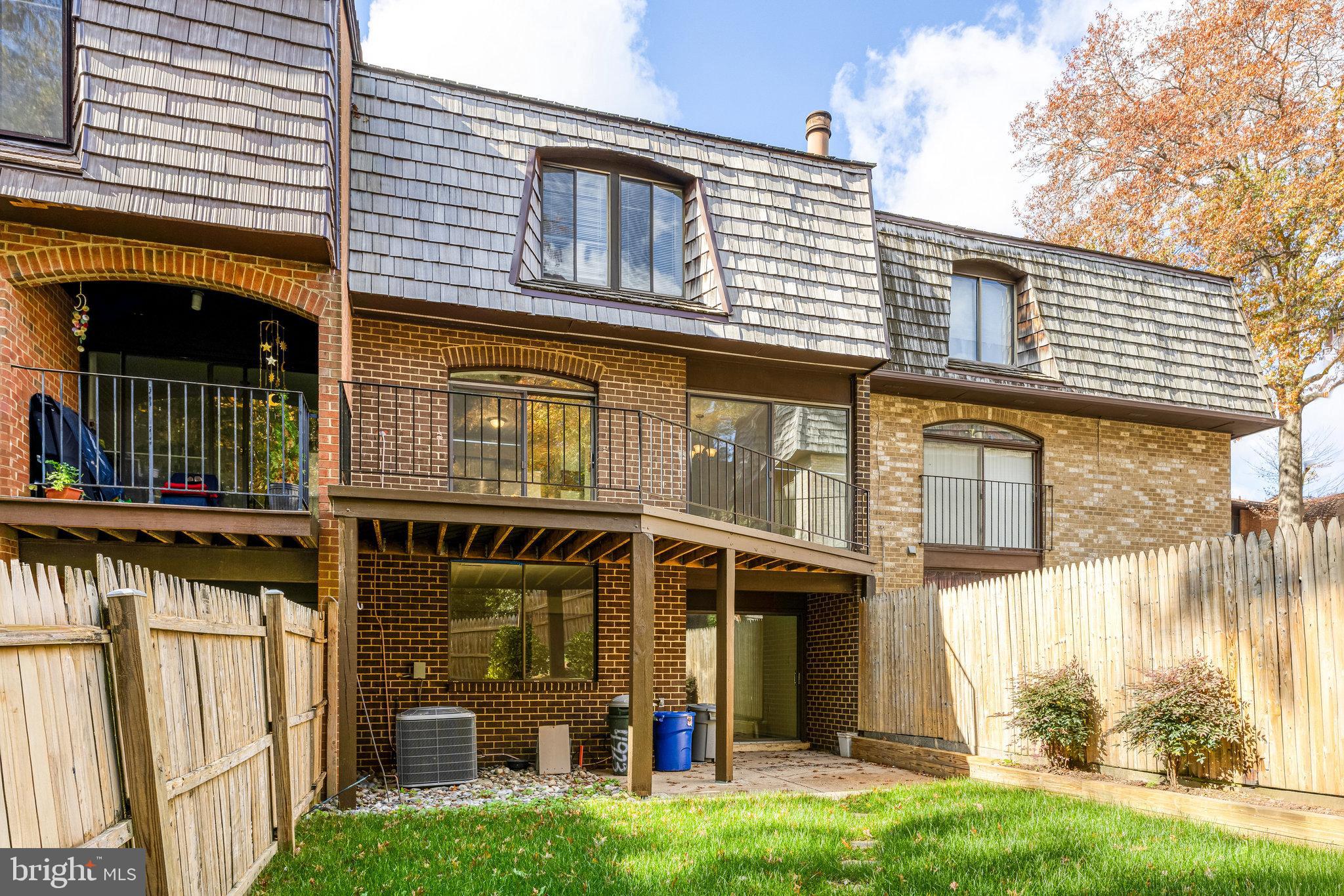 AMERICANA FAIRFAX - Residential Lease