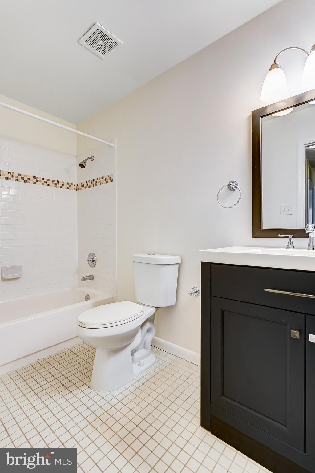 AMERICANA FAIRFAX - Residential Lease