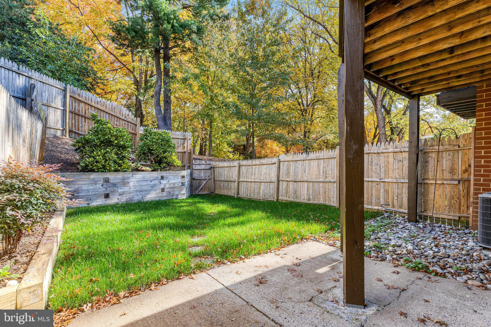 AMERICANA FAIRFAX - Residential Lease