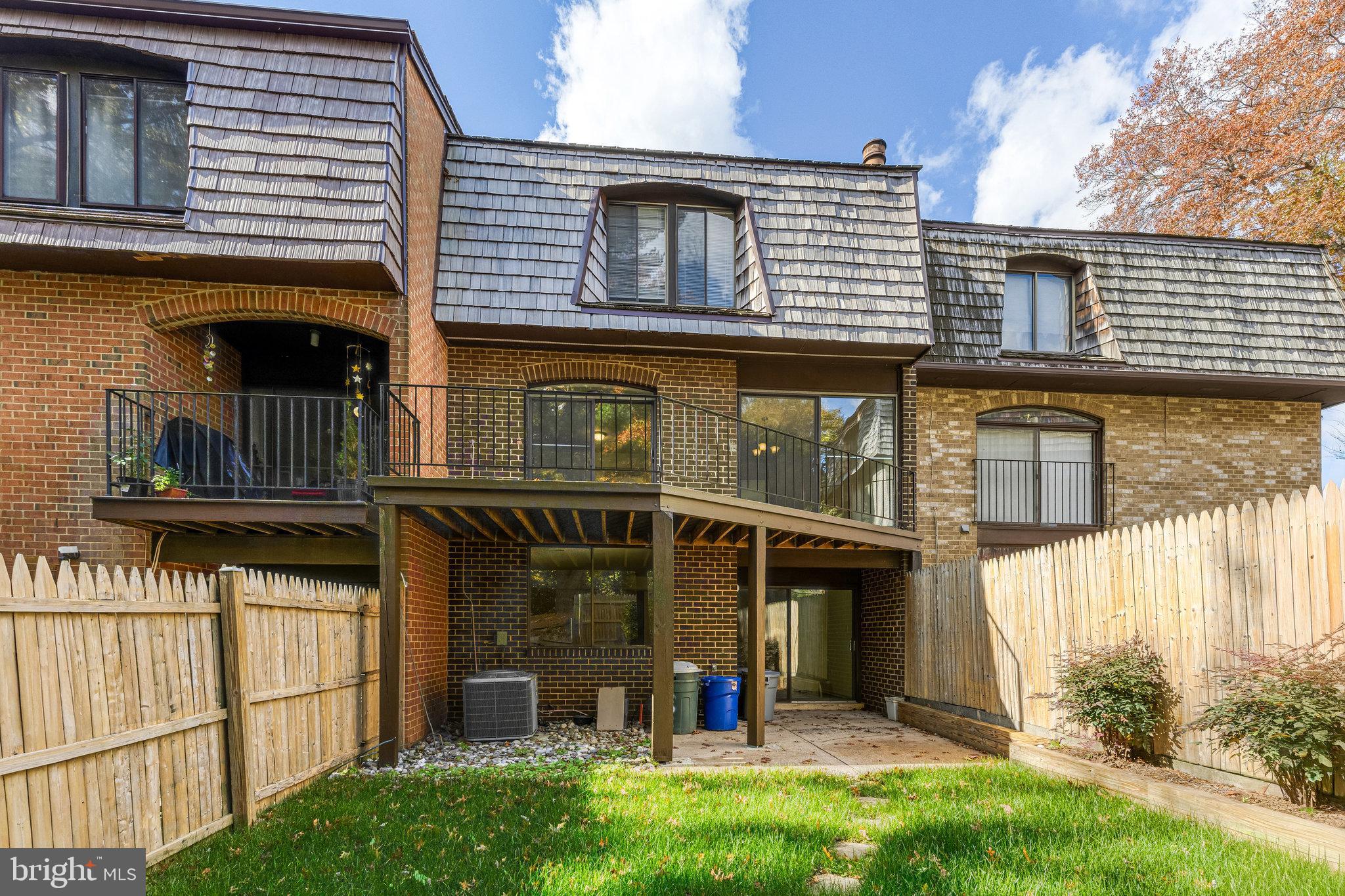 AMERICANA FAIRFAX - Residential Lease