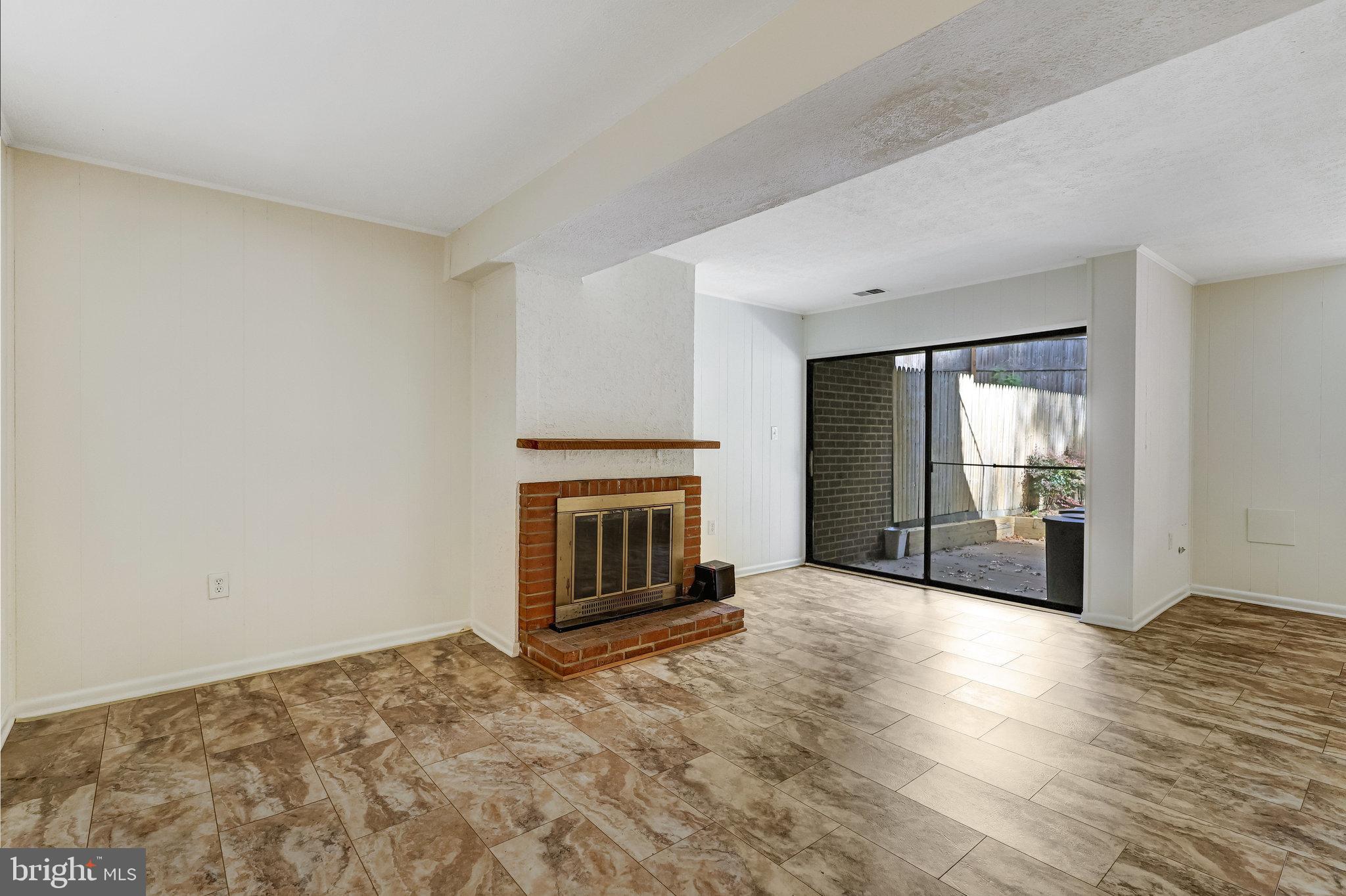 AMERICANA FAIRFAX - Residential Lease