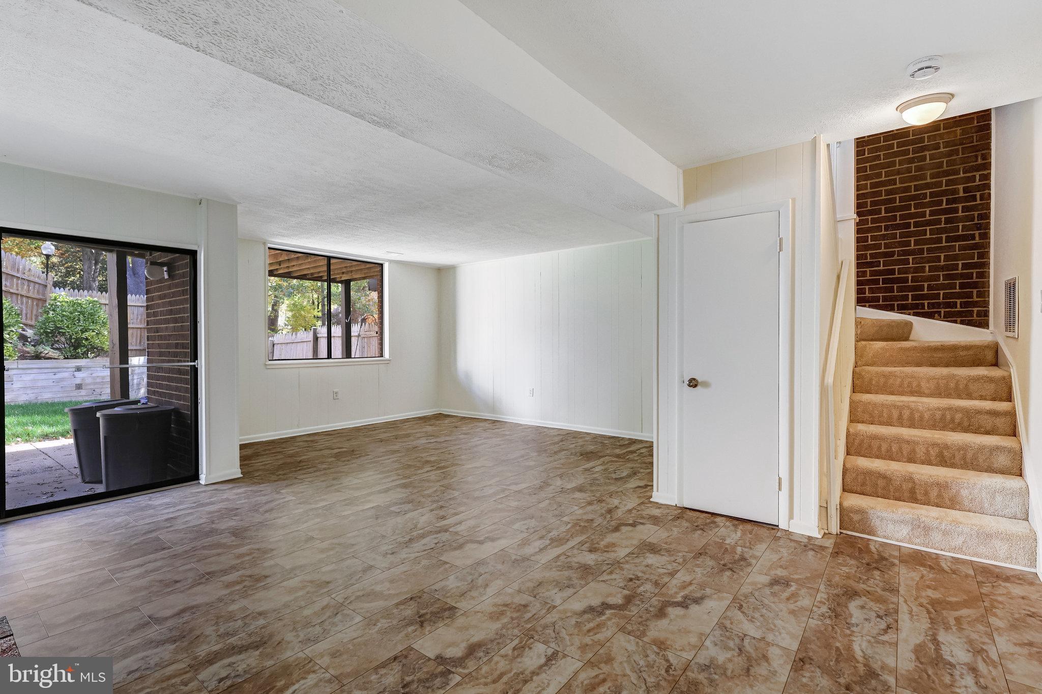 AMERICANA FAIRFAX - Residential Lease