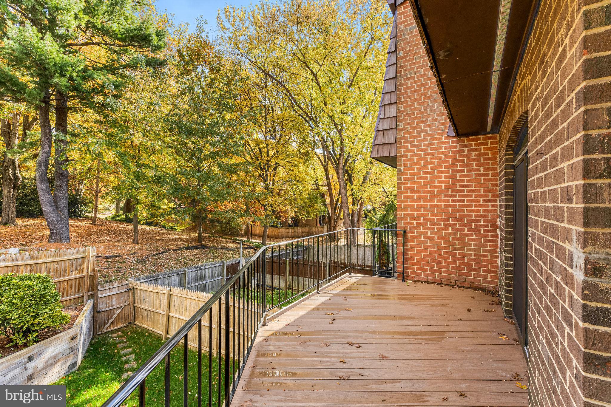 AMERICANA FAIRFAX - Residential Lease