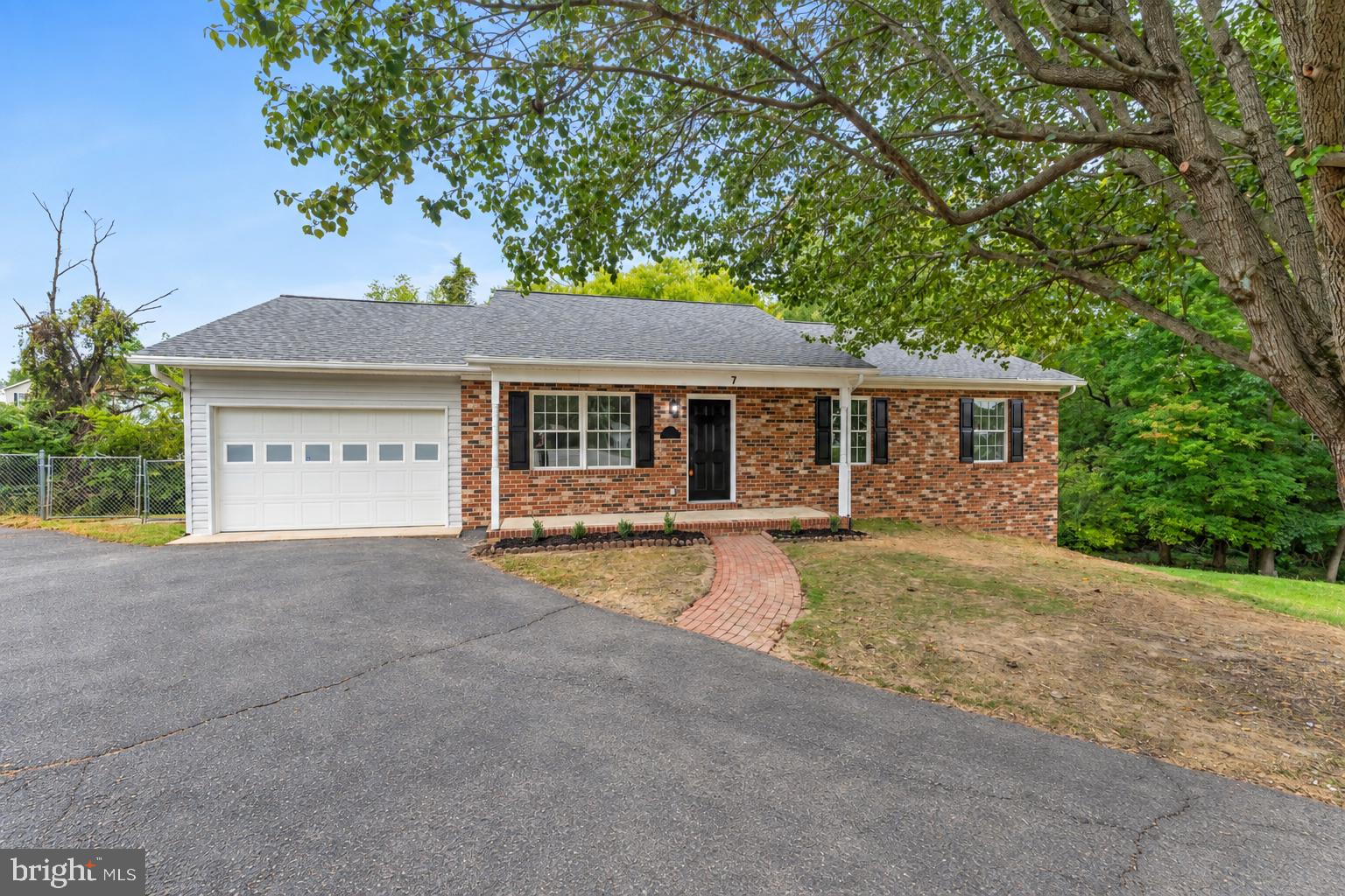 7 PAYTON COURT