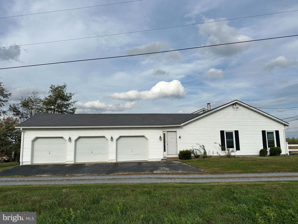 Photo of 3927 Molly Pitcher Hwy, CHAMBERSBURG, PA 17202 (MLS # PAFL2030498)