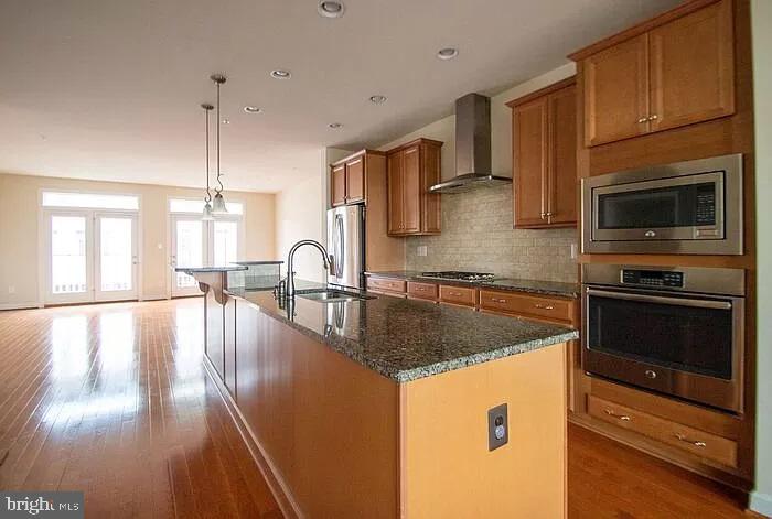 WATKINS MILL TOWN CENTER - Residential Lease